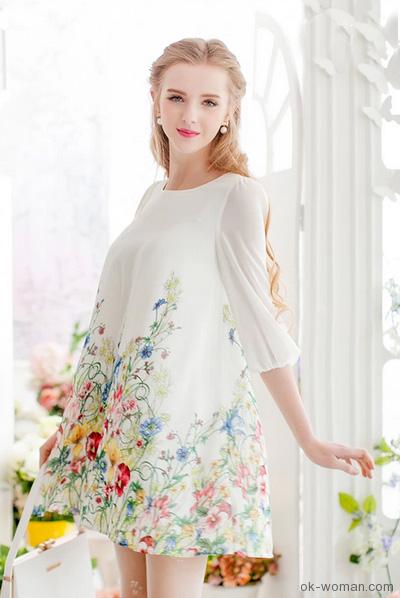 Romantic Clothing - Made from a lightweight woven fabric, Floral print